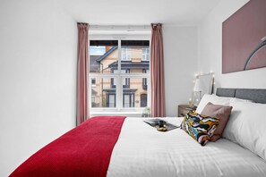 Apartment | 3 bedrooms, desk, iron/ironing board, Internet