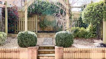 House | 3 bedrooms, desk, iron/ironing board, Internet