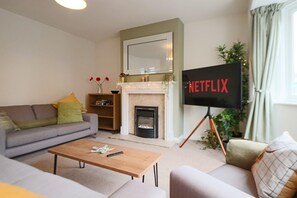 House | 3 bedrooms, desk, iron/ironing board, Internet - Causey Lodge Superb Comfy Home in Exeter (Exeter)