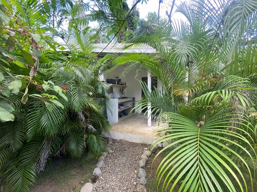 Jungle Casita with bathtub, outdoor shower and kitchen