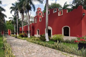 Front of property - Hacienda Kancabchén  (Baca)