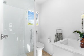 Dusj og hårføner