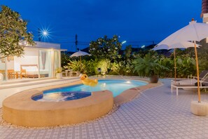 Pool - A villa in the heart of Hua Hin, 2.5 km from Beach with a private swimming pool. (Huahin)