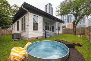 Terrace/patio - Rainey St Retreat - Cowboy Pool & Urban Chic (Austin)