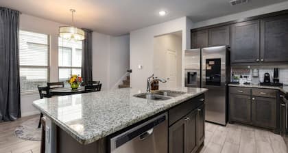 Spacious Pet Friendly - 7 Miles to Eagle Mountain Lake