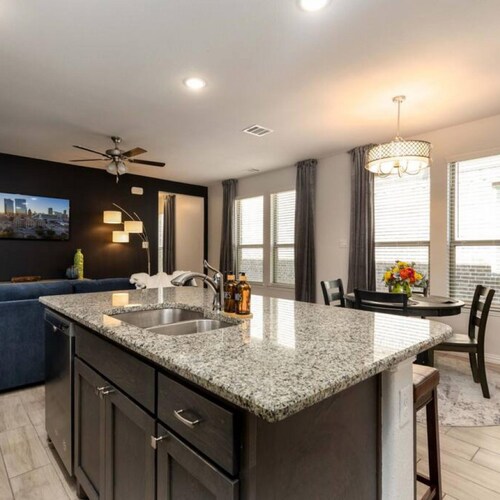 Spacious Pet Friendly - 7 Miles to Eagle Mountain Lake