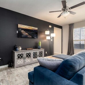 House - Spacious Pet Friendly - 7 Miles to Eagle Mountain Lake (Fort Worth)