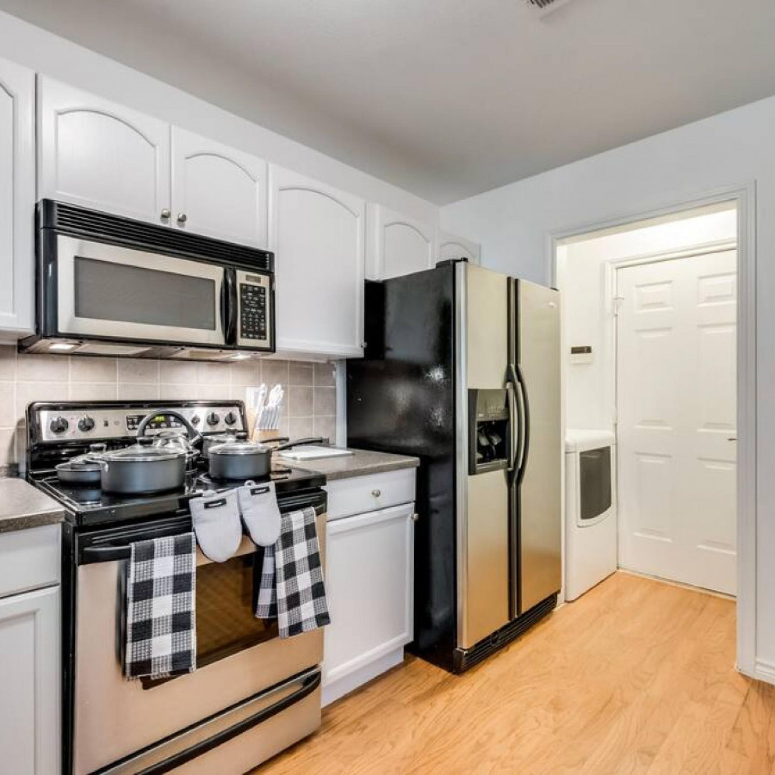 Nhà | 3 phòng ngủ, bàn 