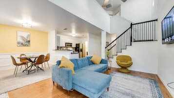 Nhà | 3 phòng ngủ, bàn