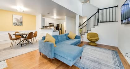 Family Business Retreat King Bed Top Amenities