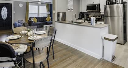 Rare Exclusive Retreat Private Hot Tub King Bed