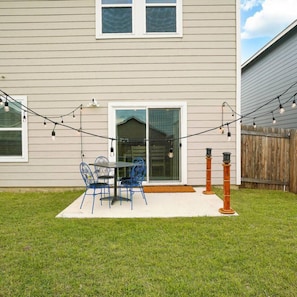 House - Sleeps 13 Near Seaworld Lackland 4BR (San Antonio)