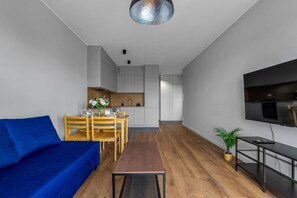 Smart TV - Warsaw Bemowo - Parking, Balcony & Workspace - by Rentujemy (Warszawa)