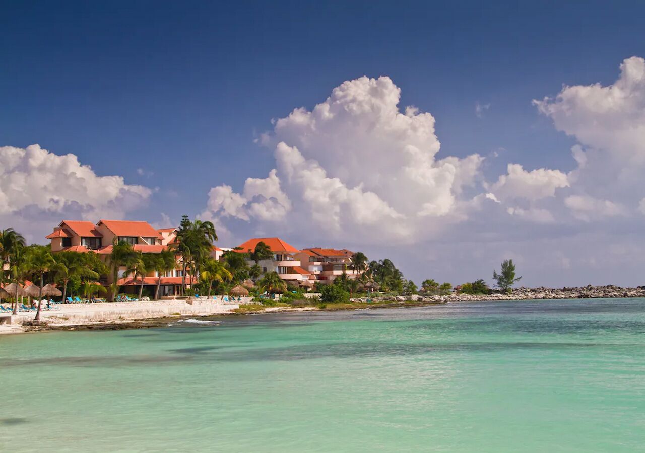 Sun loungers, beach towels
