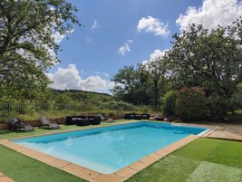 Piscina externa sazonal