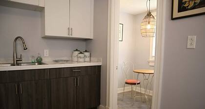 Eclectic 3 bedroom close to downtown