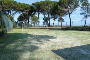 Sports court - Enoturismo de Excelência: 30 m Lisboa: Scalab Wine Estate - Quinta da Centieira (Santarém)