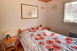 1 bedroom, iron/ironing board