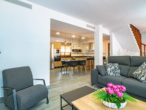 TV - Cubo's Casa Rural VistaMontaña / private pool / air conditioning / free wifi (Coín)