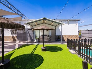 Outdoor dining - Cubo's Casa Rural Maylu / private pool / air conditioning / free wifi (Cártama)