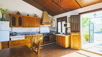 Frigorifero, microonde, forno, lavastoviglie