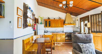 Cubo's Jose's Apartment & Caminito del Rey / rural / air conditioning / free wifi