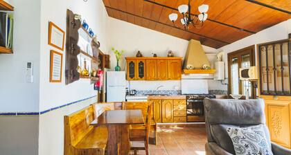 Cubo's Jose's Apartment & Caminito del Rey / rural / air conditioning / free wifi