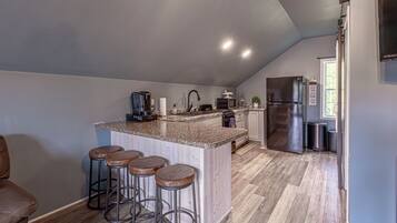 Micro-ondes, four, plaque de cuisson