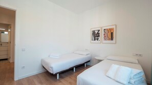2 chambres, fer et planche à repasser, Wi-Fi gratuit, draps fournis