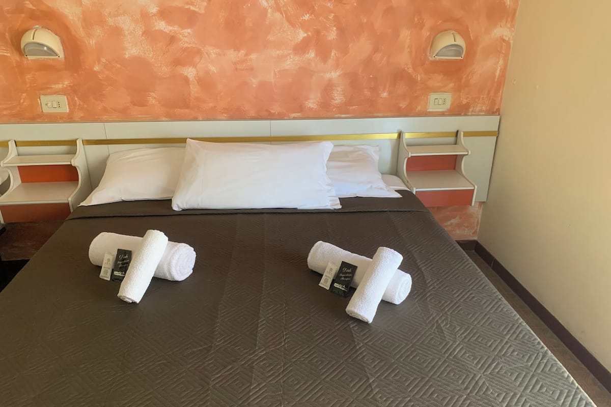 Quarto casal econômico | Wi-Fi de cortesia