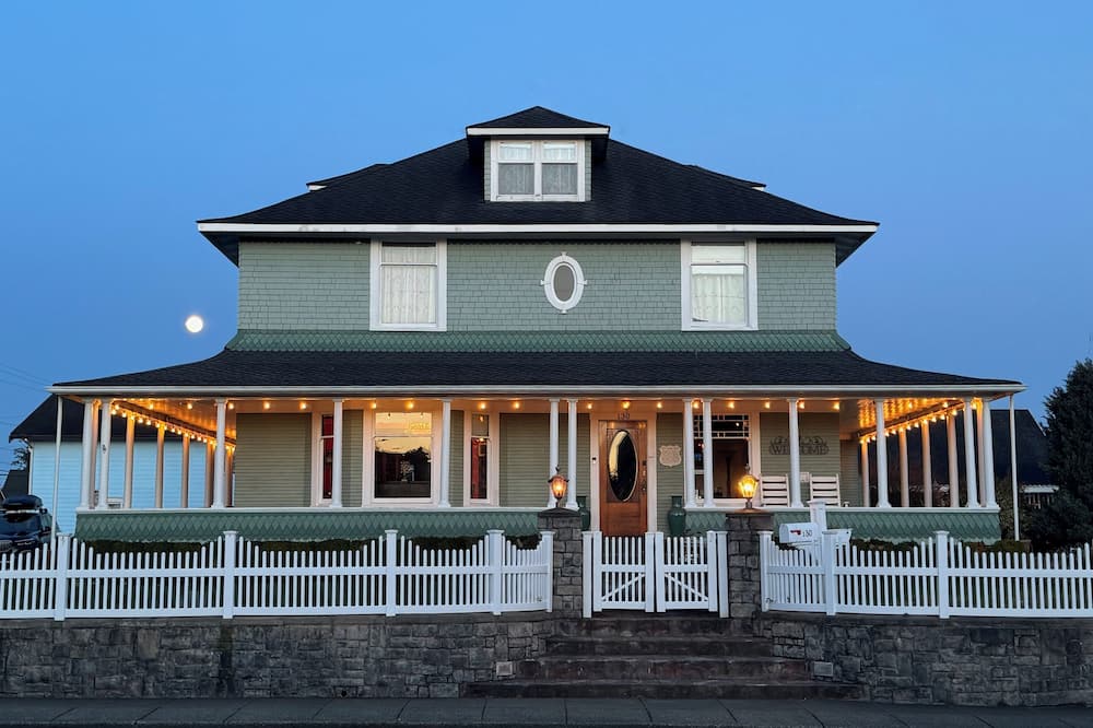 Hubble House Inn - Cosmopolis, WA