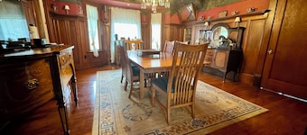 Hubble House Inn