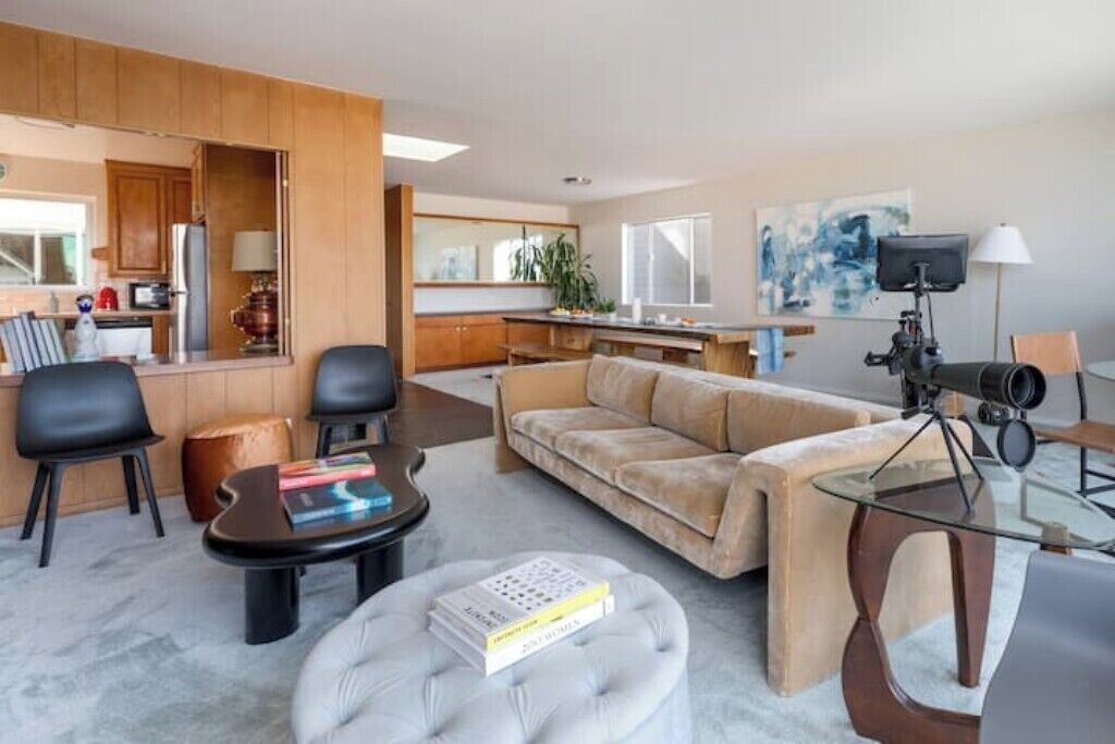 Smart TV, video games, books, computer monitors