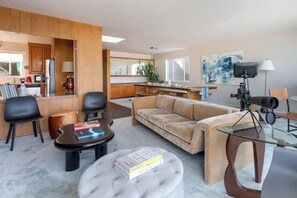 TV connectée, jeux vidéo, livres, écrans d'ordinateur