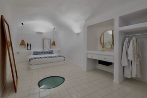 1 bedroom, in-room safe, iron/ironing board, free WiFi
