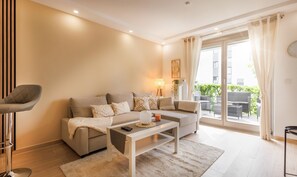 Smart TV, video library - Wunderschöne Wohnung mit Terrasse Nähe Airport BER (Schönefeld)