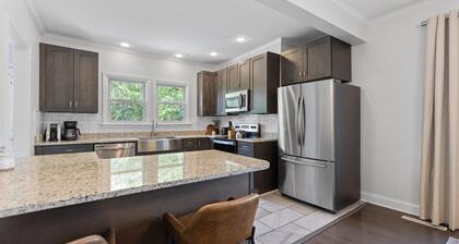 Adorable Bungalow, Minutes from Downtown Durham