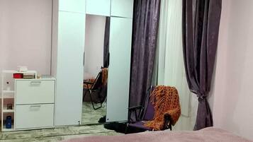 2 bedrooms, iron/ironing board, WiFi, bed sheets