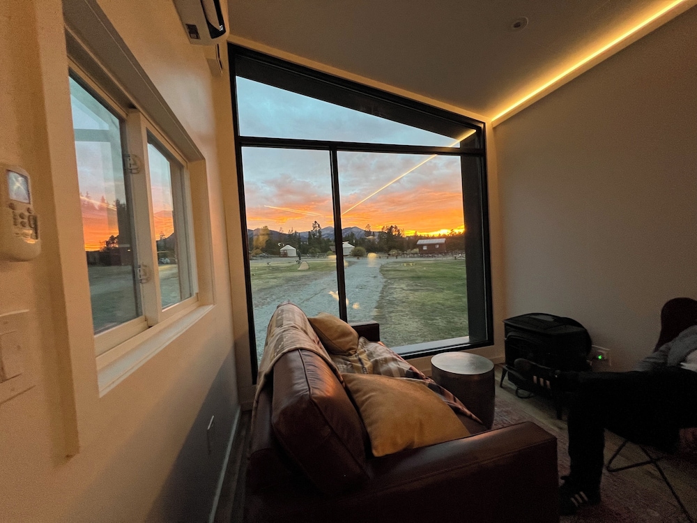 Smiley Creek Lodge by null