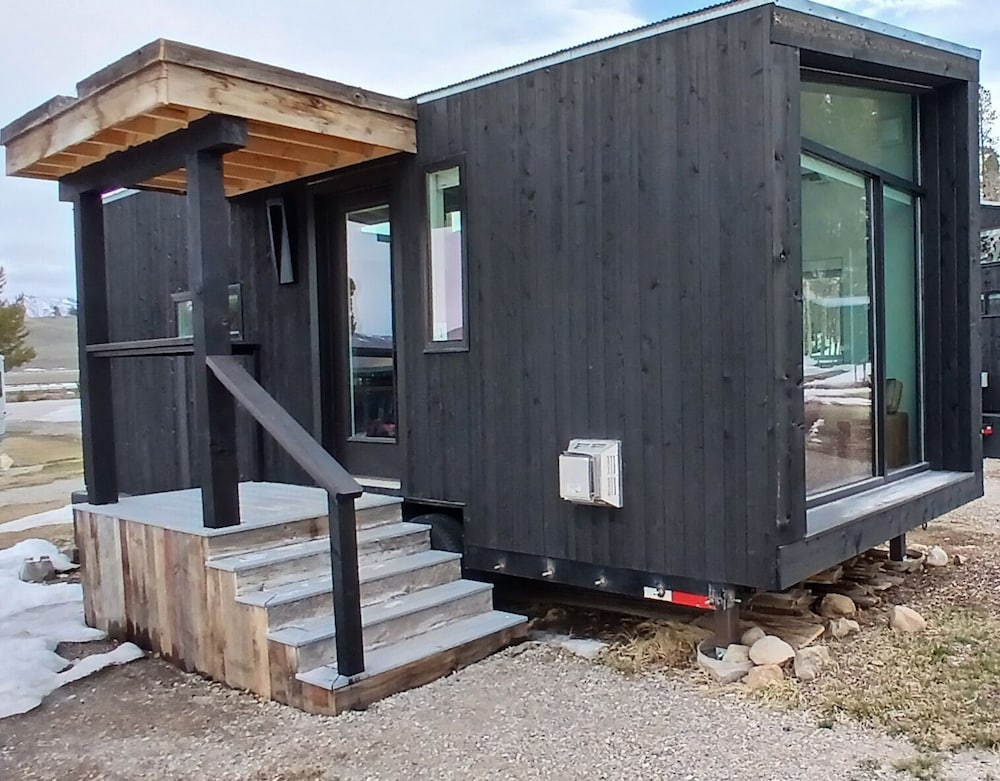 Photo of Smiley Creek Lodge