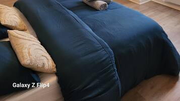 3 slaapkamers, een strijkplank/strijkijzer, gratis wifi, beddengoed