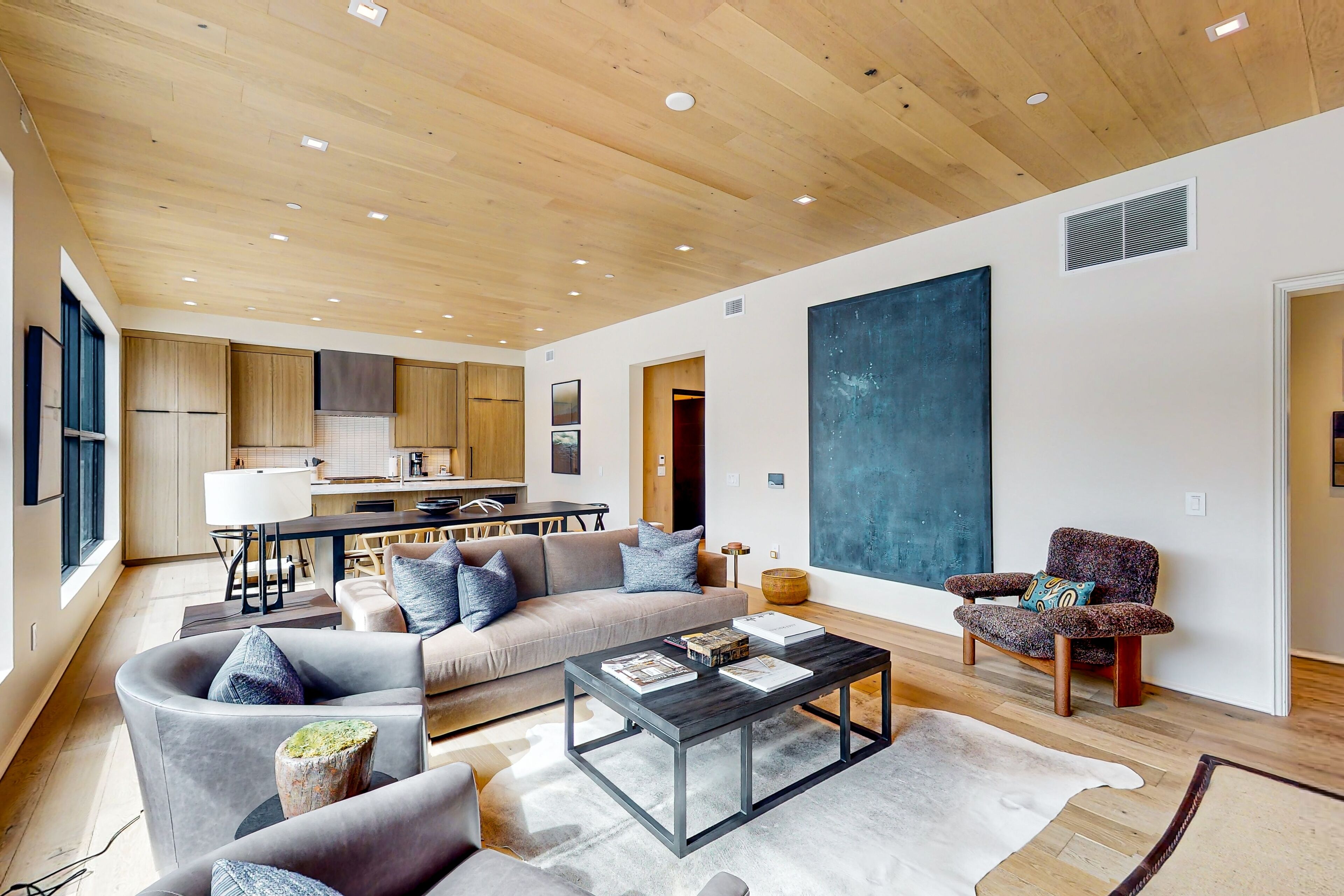 2nd-floor condo with mountain & ski views, private hot tub, fireplace, grill, AC