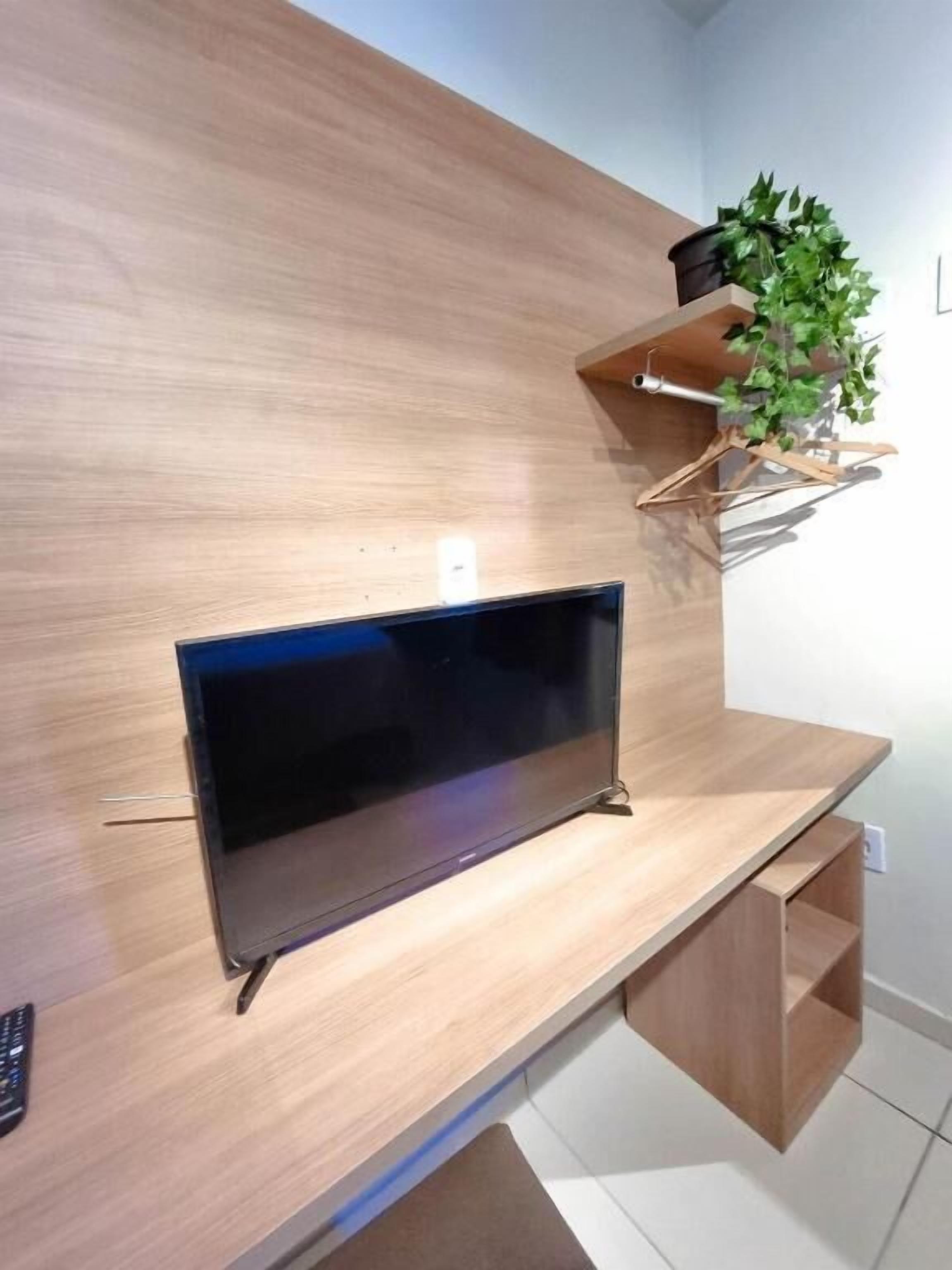 Studio Basic | Ruang kerja ramah laptop