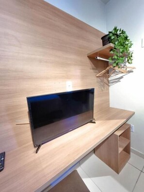 Perusstudio | Kannettavalle tietokoneelle sopiva työtila