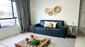 พาโนรามิกสตูดิโอ | บริเวณนั่งเล่น | ทีวีจอแบน