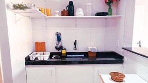 พาโนรามิกสตูดิโอ | ครัวส่วนตัว | เครื่องปั่น, เครื่องครัว/จาน/ช้อนส้อม
