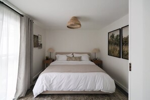 3 Schlafzimmer, Schreibtisch, Bügeleisen/Bügelbrett, WLAN