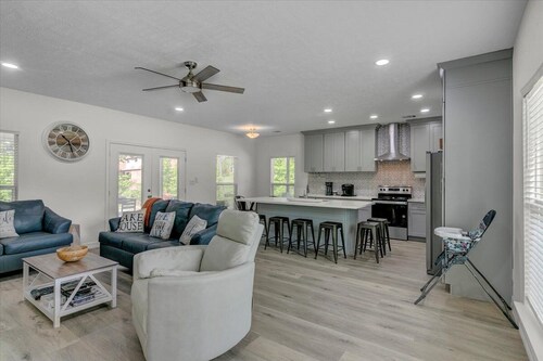 Waterfront house on Sam Rayburn