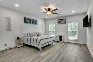 4 bedrooms, desk, iron/ironing board, travel crib