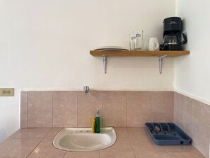 Comfort Room, 1 Double Bed, Private Bathroom | Private kitchen | Cookware/dishes/utensils, dining tables - Sac Ek Hotel (Valladolid)